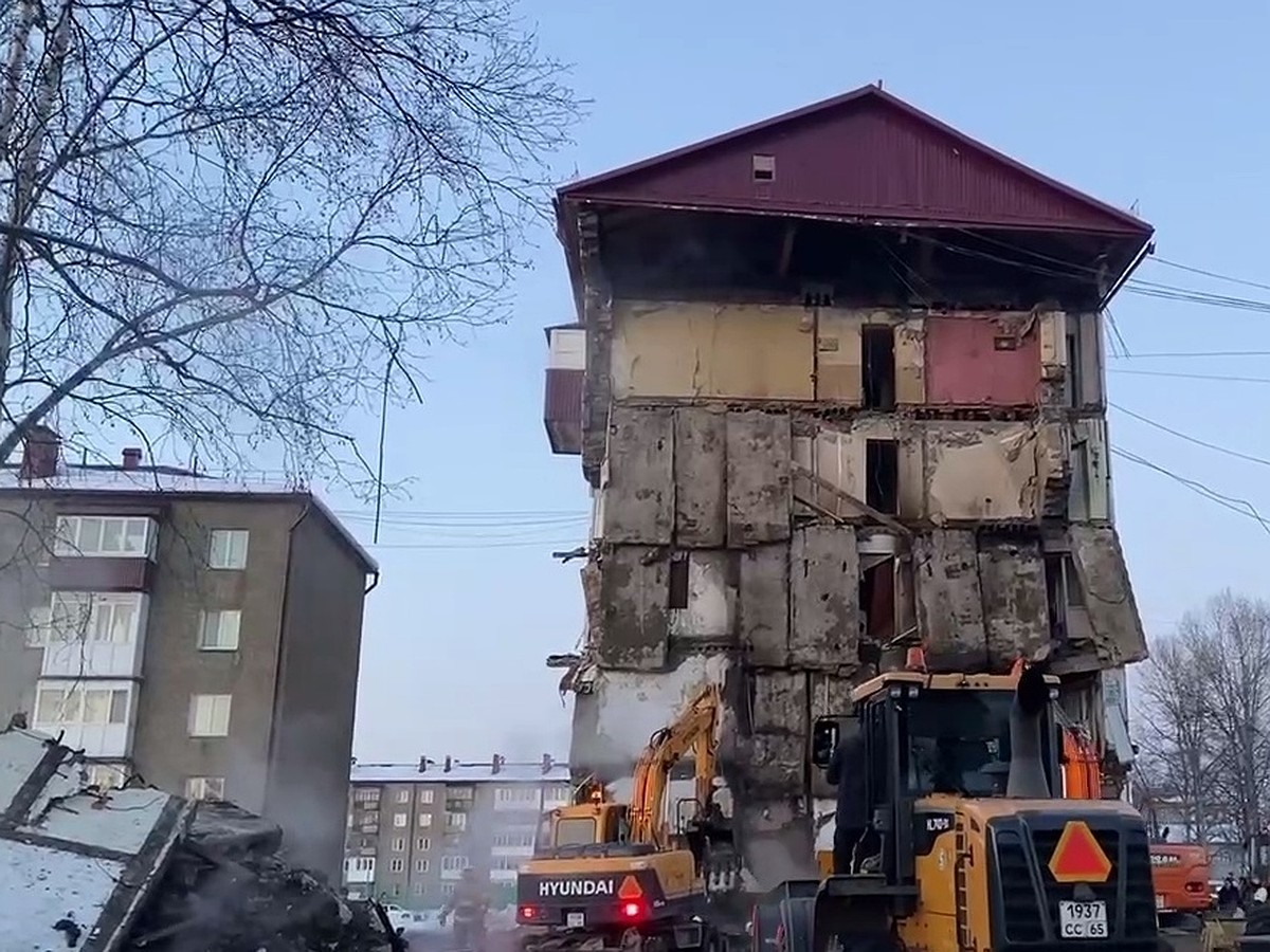 К обследованию разрушенного из-за взрыва дома в Тымовском Сахалинской  области приступила техническая комиссия - KP.RU