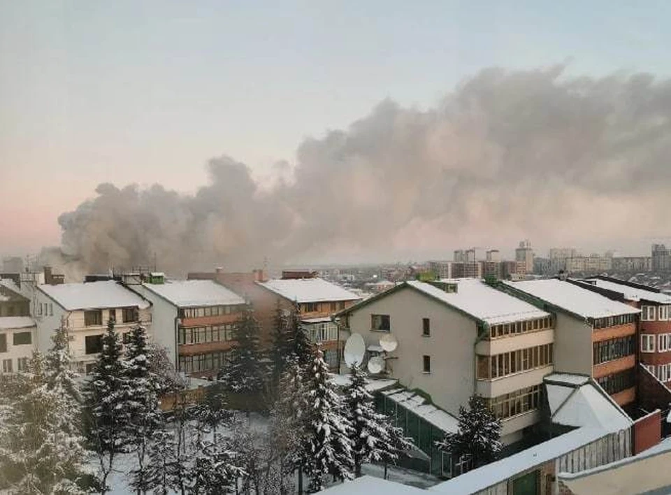 В Заречном микрорайоне Тюмени произошёл пожар