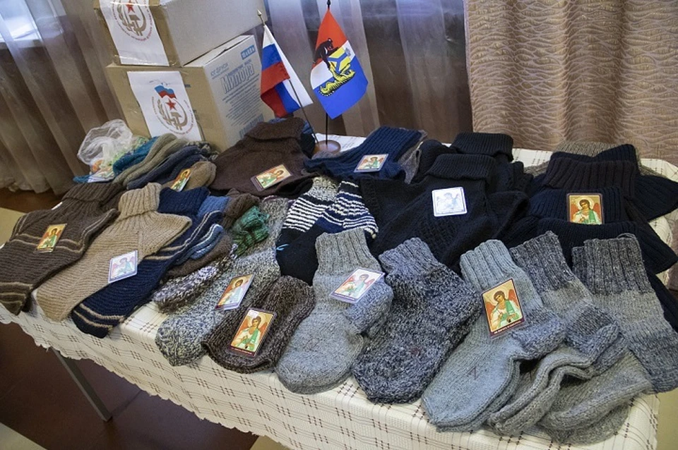 Ветераны-железнодорожники вяжут одежду мобилизованным в Хабаровске