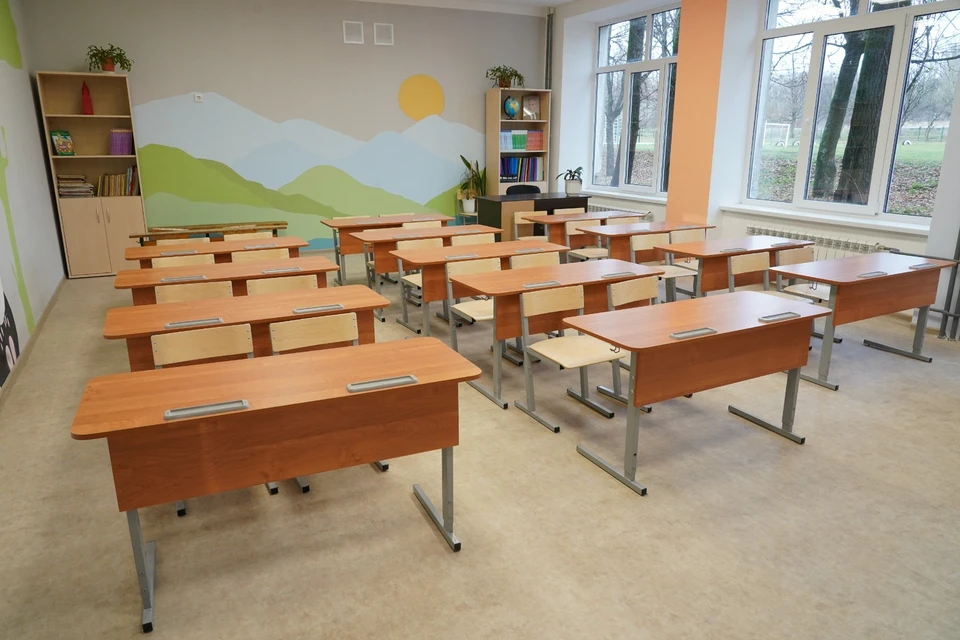 Сегодня школы встречают учеников и преподавателей в обновленном виде. Фото: Андрей Савельев