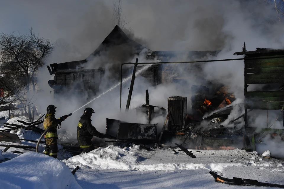 Предположительно, пожар вспыхнул из-за неосторожного обращения с огнем. Фото: admkirov.ru