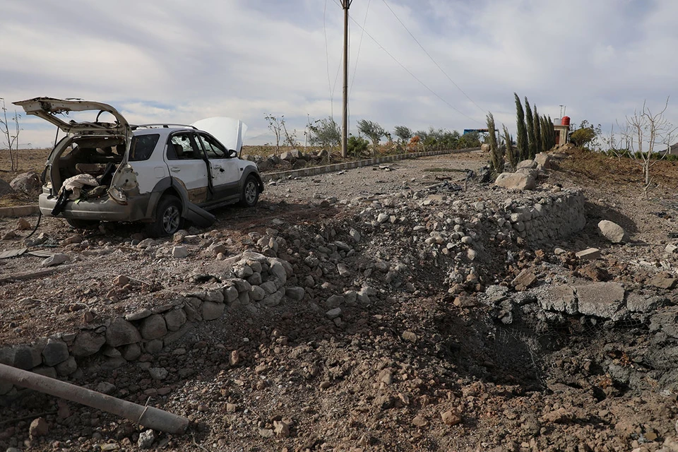 Воздушные удары, поддержанные с земли артиллерией, наносились по северным районам Сирии, в которых расположены базы запрещенной в Турции Рабочей партии Курдистана (РПК).