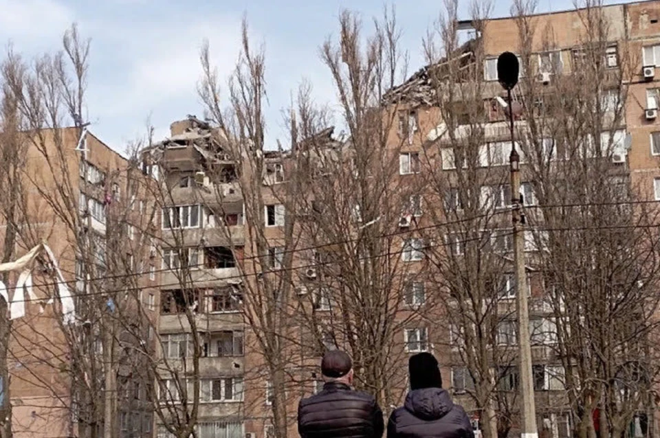 В марте украинским обстрелом уже был разрушен один многоэтажный дом в Кировском районе Донецка (иллюстрация)
