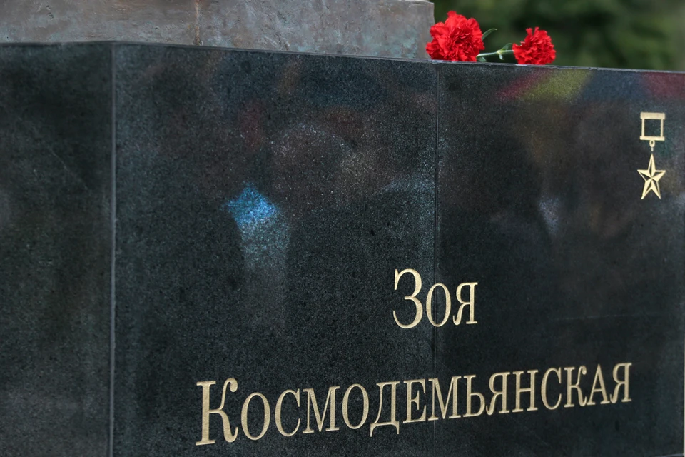 Памятник Зое Космодемьянской в деревне Петрищево. Фото ТАСС/ Михаил Метцель