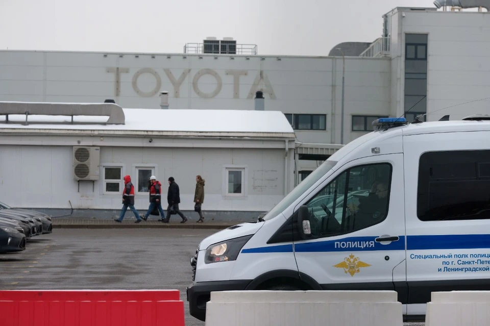 С автозавода сняли вывеску