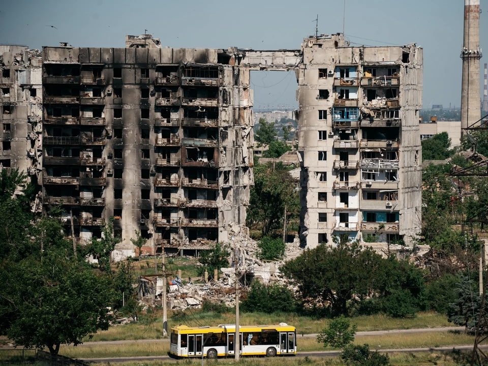 Фото мариуполя до и после Изначально город казался вымершим": самарский фотограф показал улицы Мариуполя -