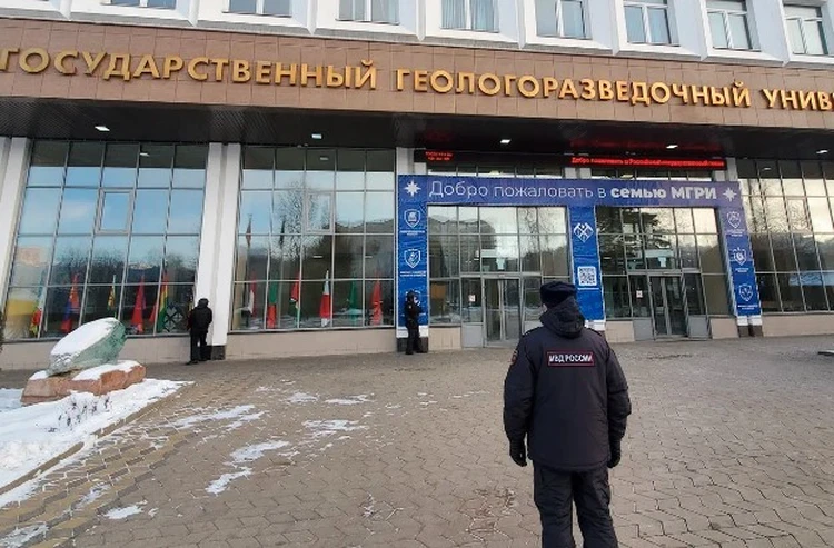 ФСБ попросила россиян обращать внимание на подозрительных лиц