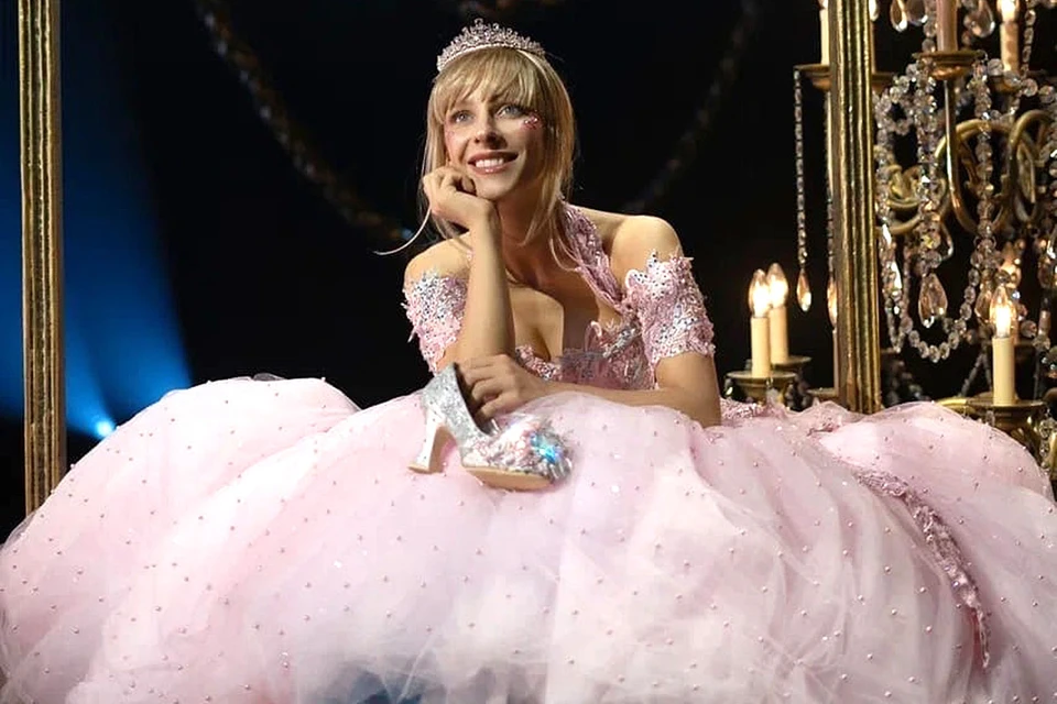 Фрагмент спектакля "Золушка" в постановке МХАТ им. Горького. Фото: vk.com/mxat_teatr