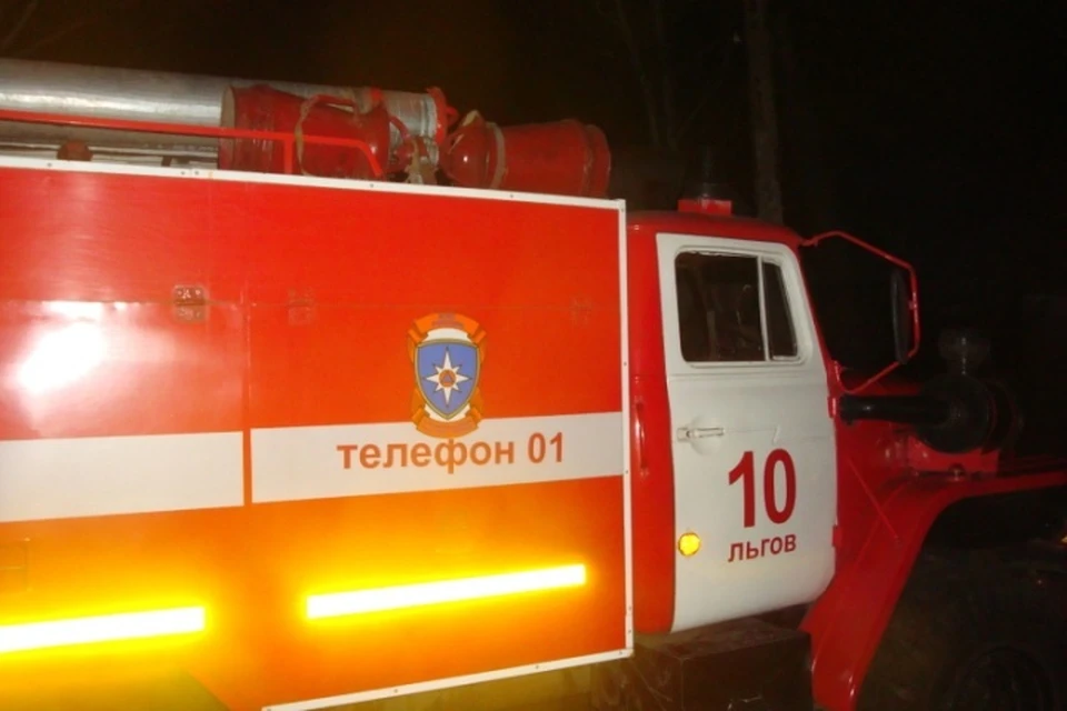 Огонь повредил дом по всей площади