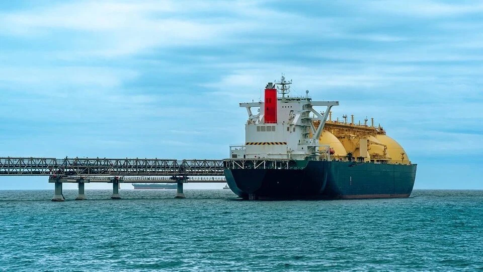 Bloomberg: 18 млн баррелей нефти находится на танкерах у берегов Турции