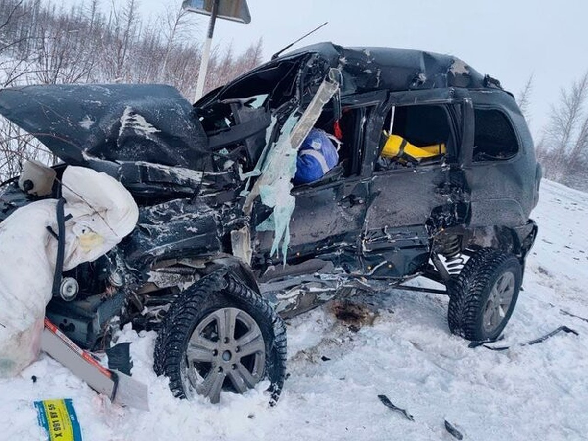 В Надымском районе легковушка врезалась в автобус: водитель и пассажир авто  погибли на месте - KP.RU