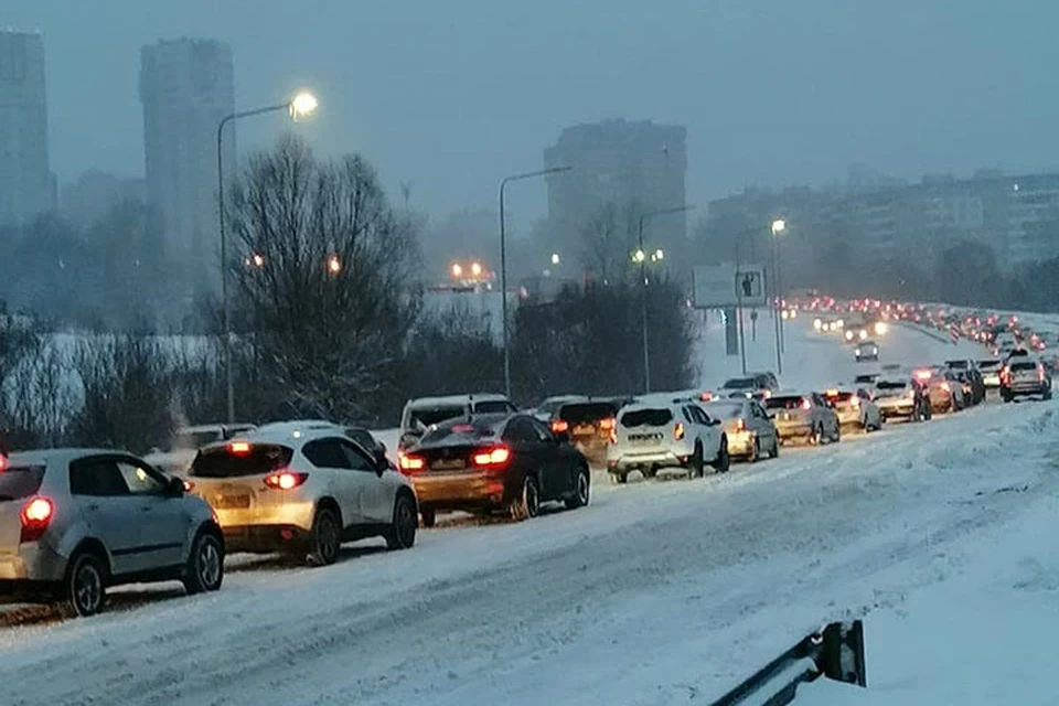 Снегопад стал причиной пробок в Нижнем Новгороде. Фото: Анна Мазуренко