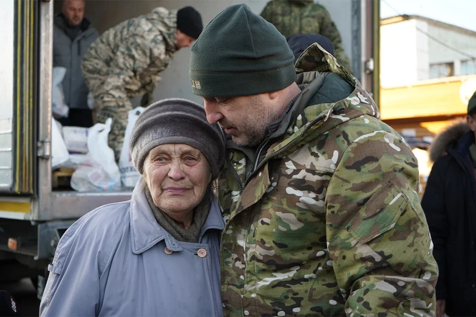 В этом году жителям ДНР, ЛНР, Херсонской и Запорожской областей привезено более 1000 тонн гуманитарной помощи.