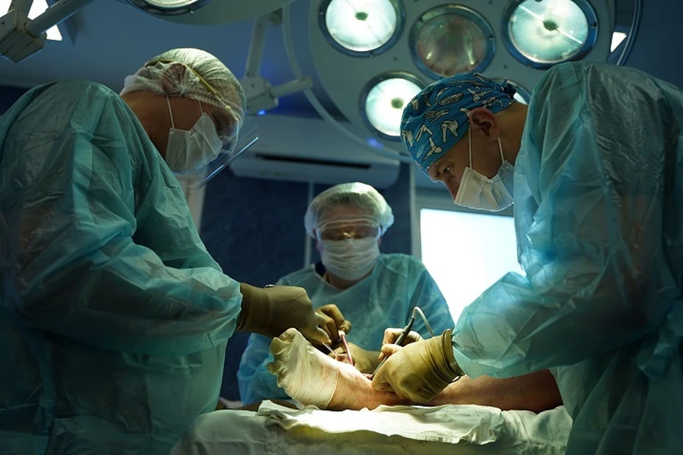 Врачи провели уникальную операцию по замене голеностопного сустава / Фото: СамГМУ