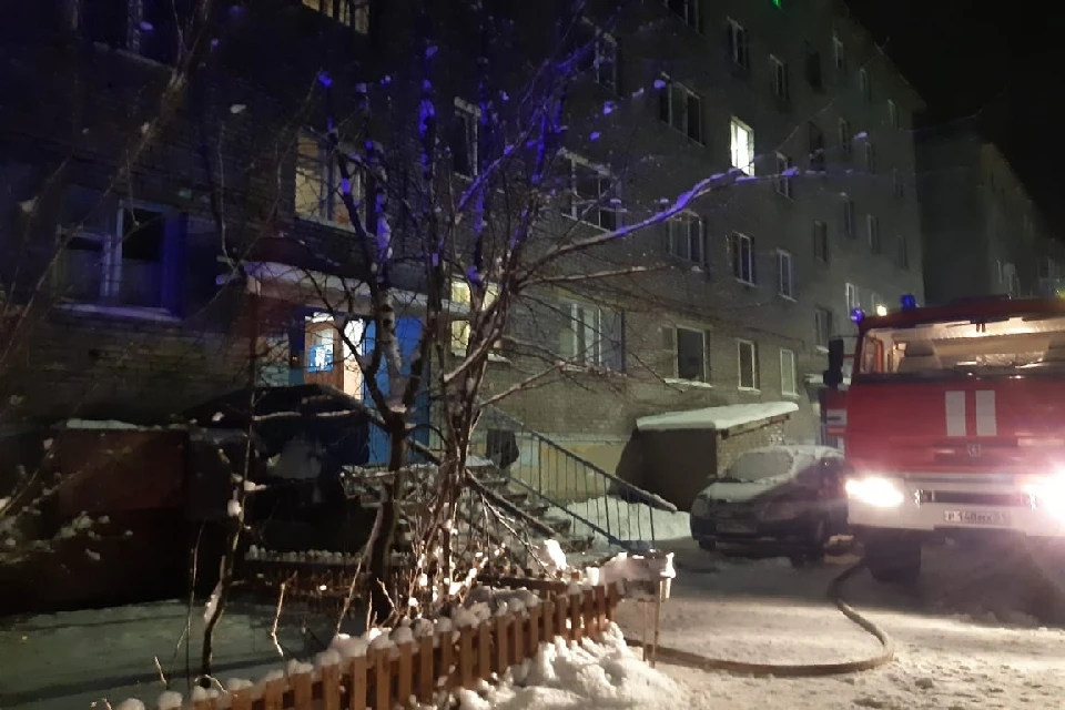На месте происшествия работали 11 огнеборцев. Фото: vk.com/murman01