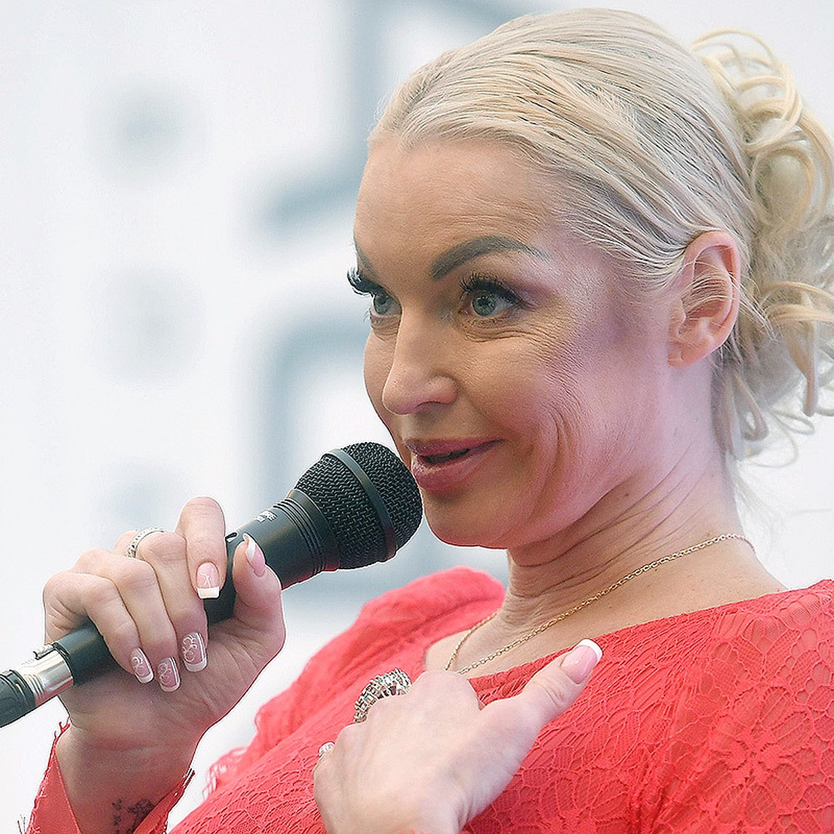 Траннилердің жігітті сиқығанын қараңыз