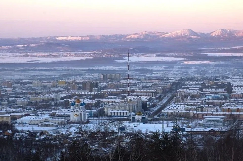 Южно сахалинский городской. Южно-Сахалинск в ноябре. Сахалин город Южно Сахалинск. Южно-Сахалинск сейчас. Южно Сахалинск летом.