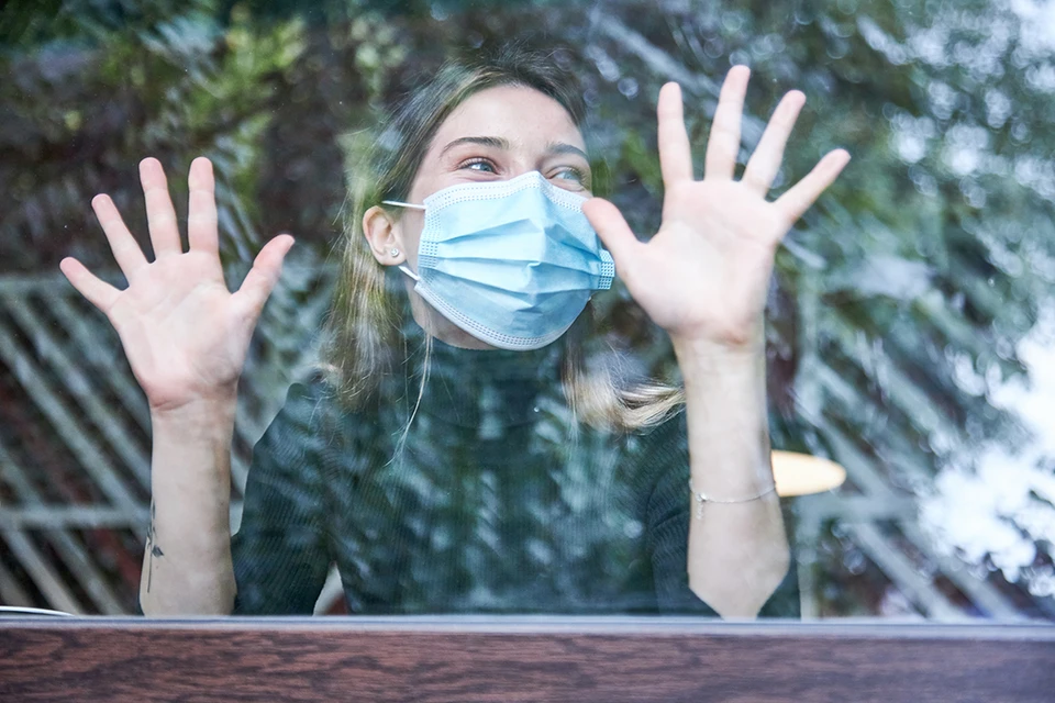 Москвичам рекомендовано носить маски, чтобы защититься от гриппа.