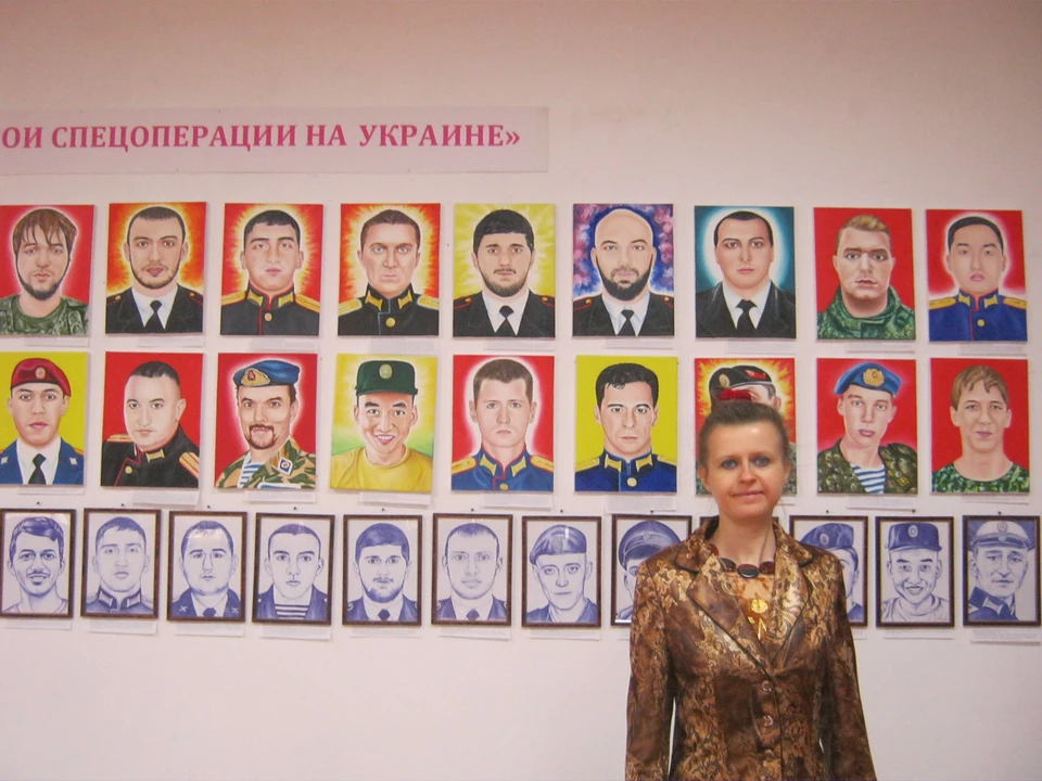 Художница и ее работы Фото: Елена Сухорукова