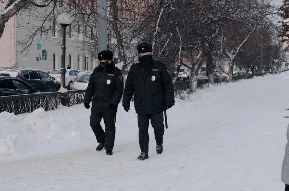 Для обеспечения правопорядка с 31 декабря по 1 января в городе задействуют более 150 сотрудников полиции и Росгвардии.