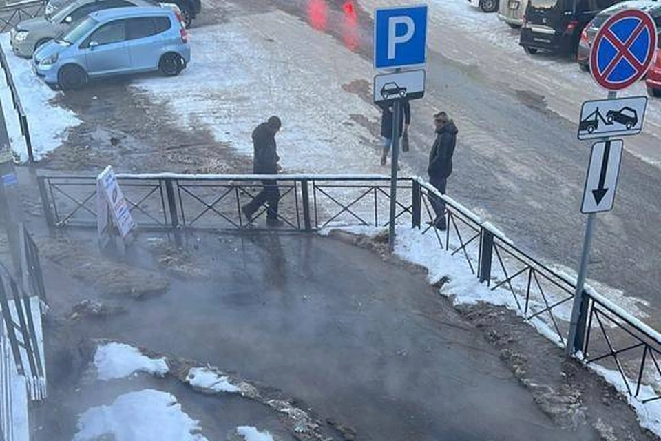 Коммунальную аварию на улице Аэрофлотской в Иркутске устранили утром 23 декабря. Фото: "Иркутскэнергосбыт"