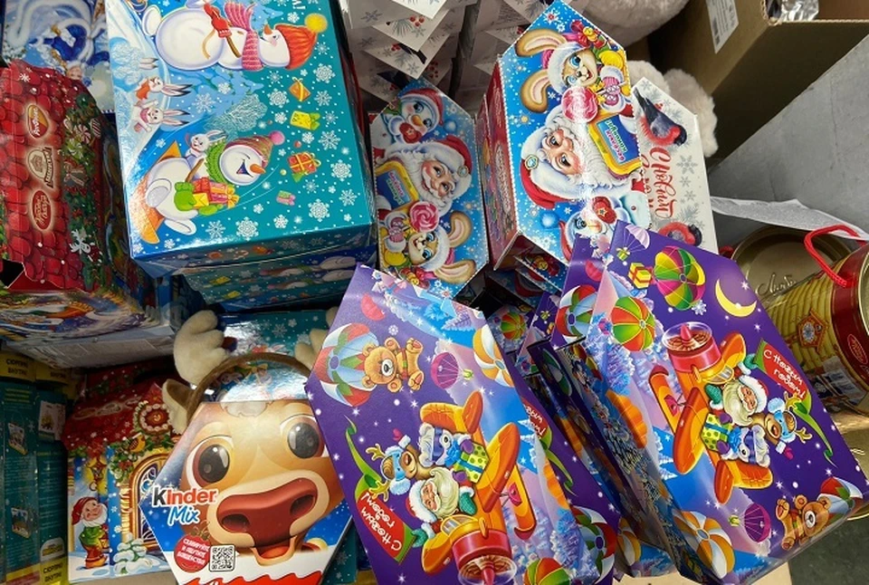 Новогодние наборы конфет | Купить подарки детям на Новый год из лучших сладостей|SLADOK