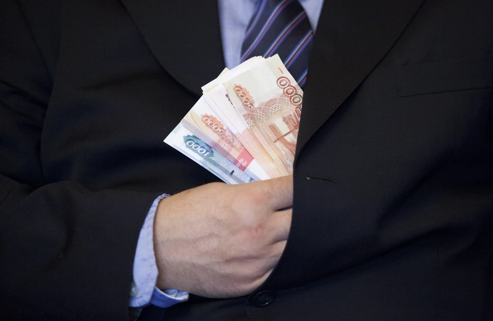 Директор заказника получил 60 тысяч рублей взятки за организацию незаконной охоты.
