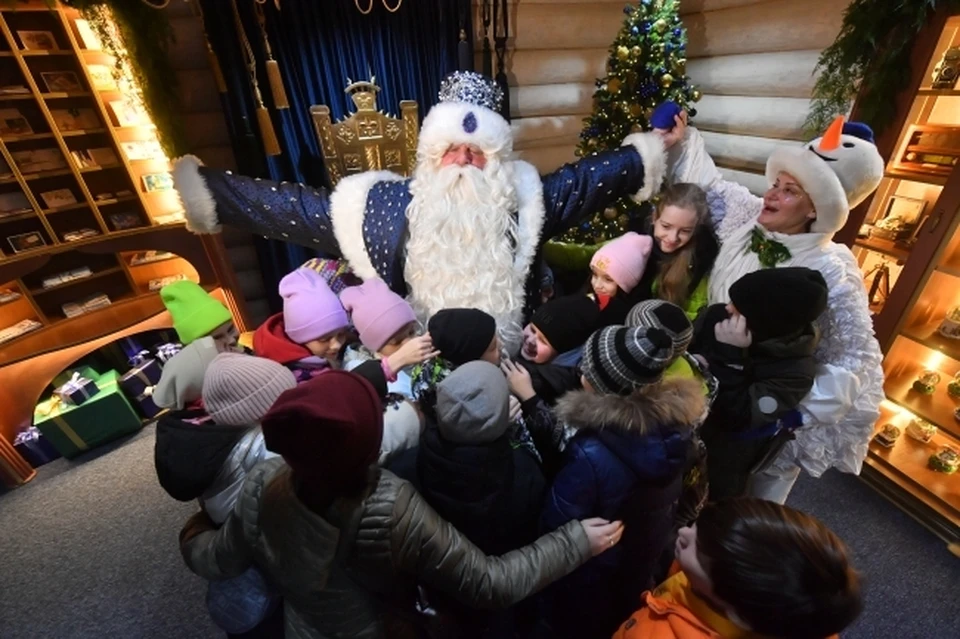 Психолог объяснила страх Деда Мороза у детей