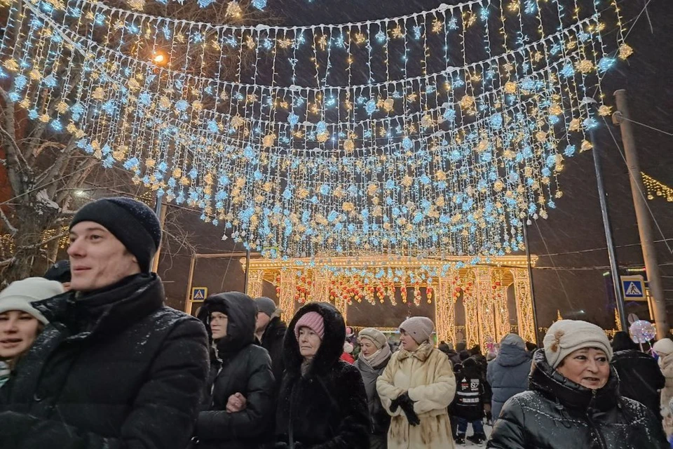 Новосибирцы массово отправились гулять по центру города
