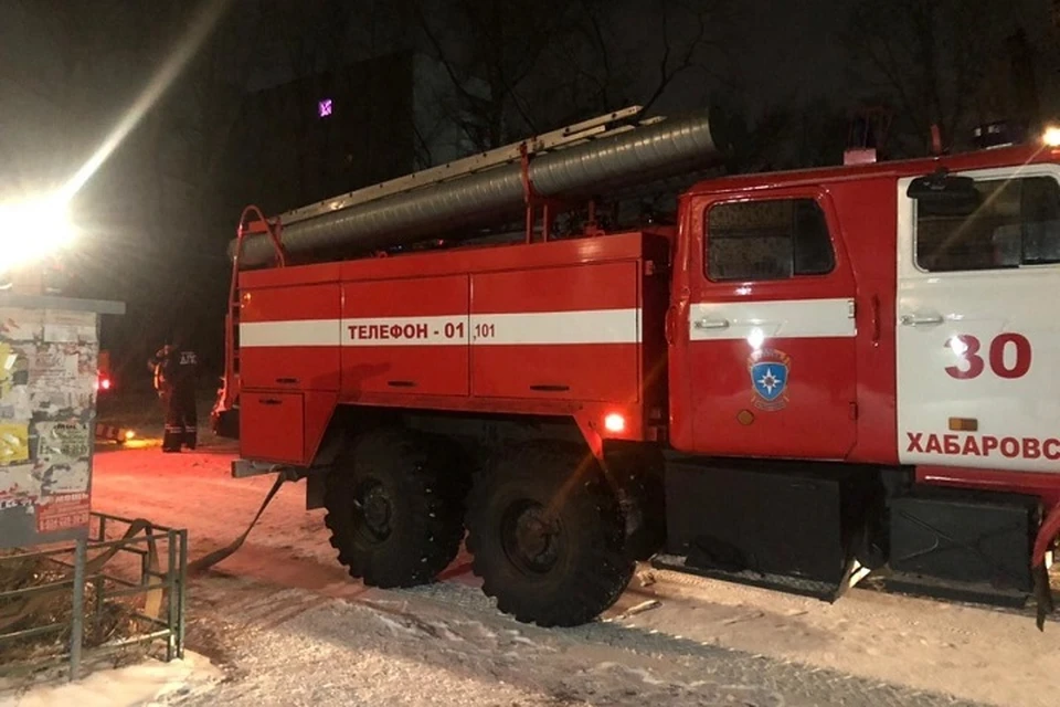 Пожар в двухэтажном доме произошел на улице Артемовская в Хабаровске