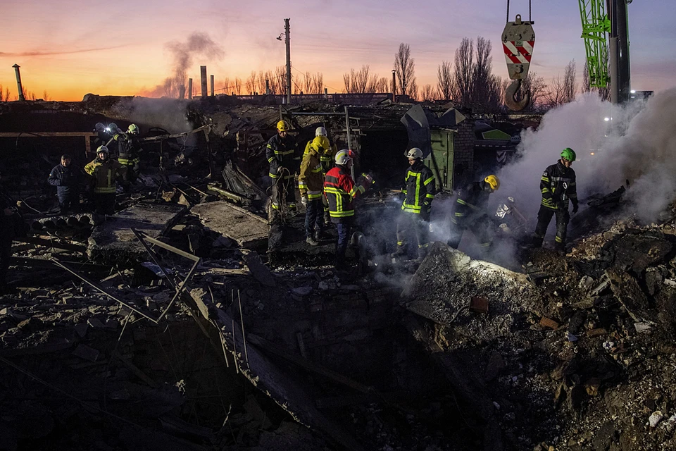 Ракетными войсками и артиллерией группировок войск Вооруженных Сил Российской Федерации за сутки поражены: 5 складов артиллерийских боеприпасов ВСУ