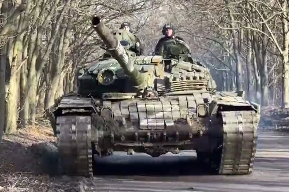 Танкисты ведут прицельный огонь. Фото: кадр из видео НМ ДНР