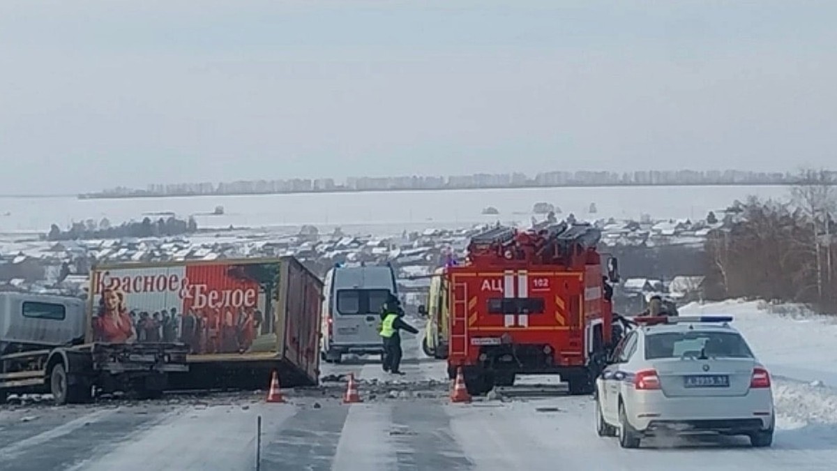 Двое человек погибли в ДТП с «Калиной» и грузовиком в Самарской области -  KP.RU