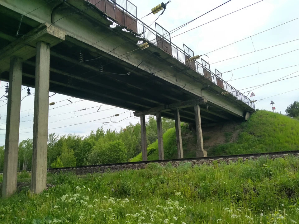 Путепровод через железнодорожные пути капитально отремонтируют по нацпроекту в Сергачском районе Нижегородской области.