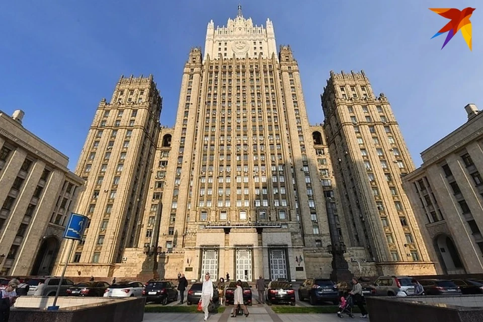 В МИД России заявили о постоянных контактах дипломатов с родителями и адвокатами россиянки Сапеги.