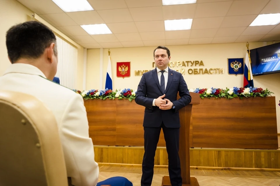 Андрей Чибис поздравил сотрудников прокуратуры с профессиональным праздником. Фото: правительство Мурманской области