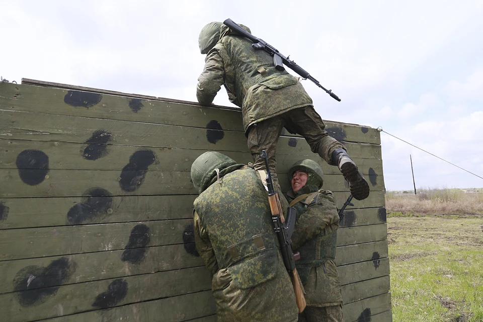 Военнослужащие запаса регулярно призываются на военные сборы и сейчас, и призывались на них все прошлые годы