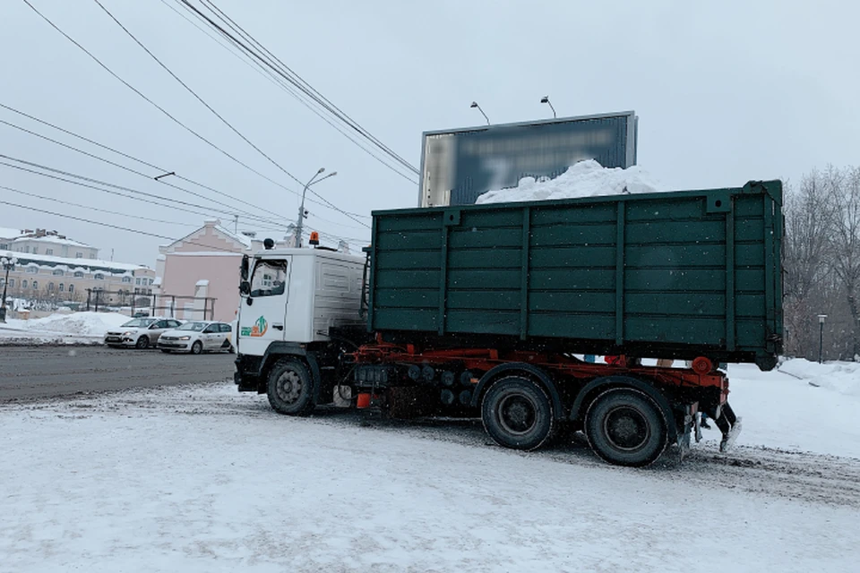 В ночь с 16 на 17 января снег вывезут с улиц Комсомольской, Ивана Попова, Щорса и других.
