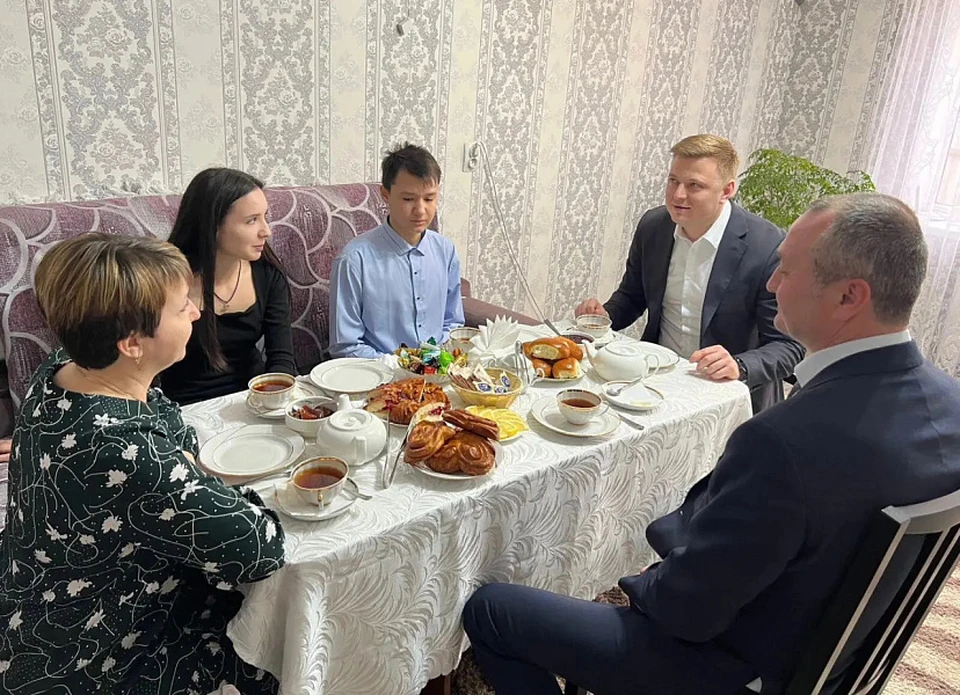 Игорь Чагаев встретился с семьями мобилизованных в Славянском районе. Фото: пресс-служба администрации Краснодарского края.