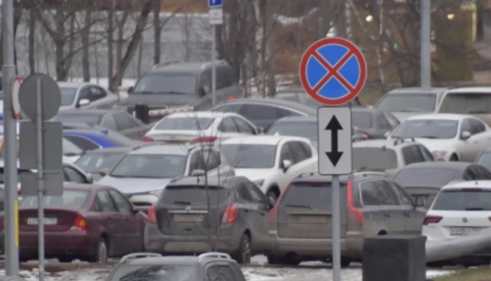 В центре Смоленска ограничат движение транспорта из-за митинга в поддержку СВО.