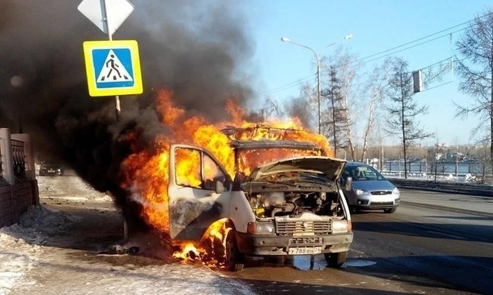 Машины горят из-за неправильного прогрева Фото: МЧС Красноярского края