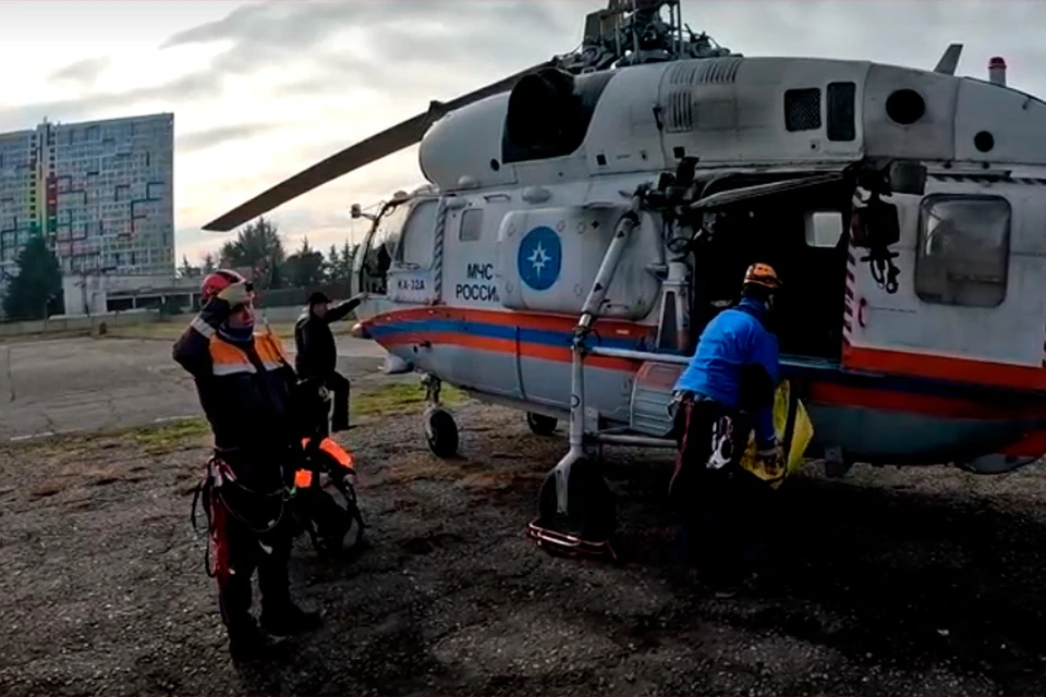 Спасатели МЧС России пришли на помощь людям, оказавшимся в непроходимом лесу