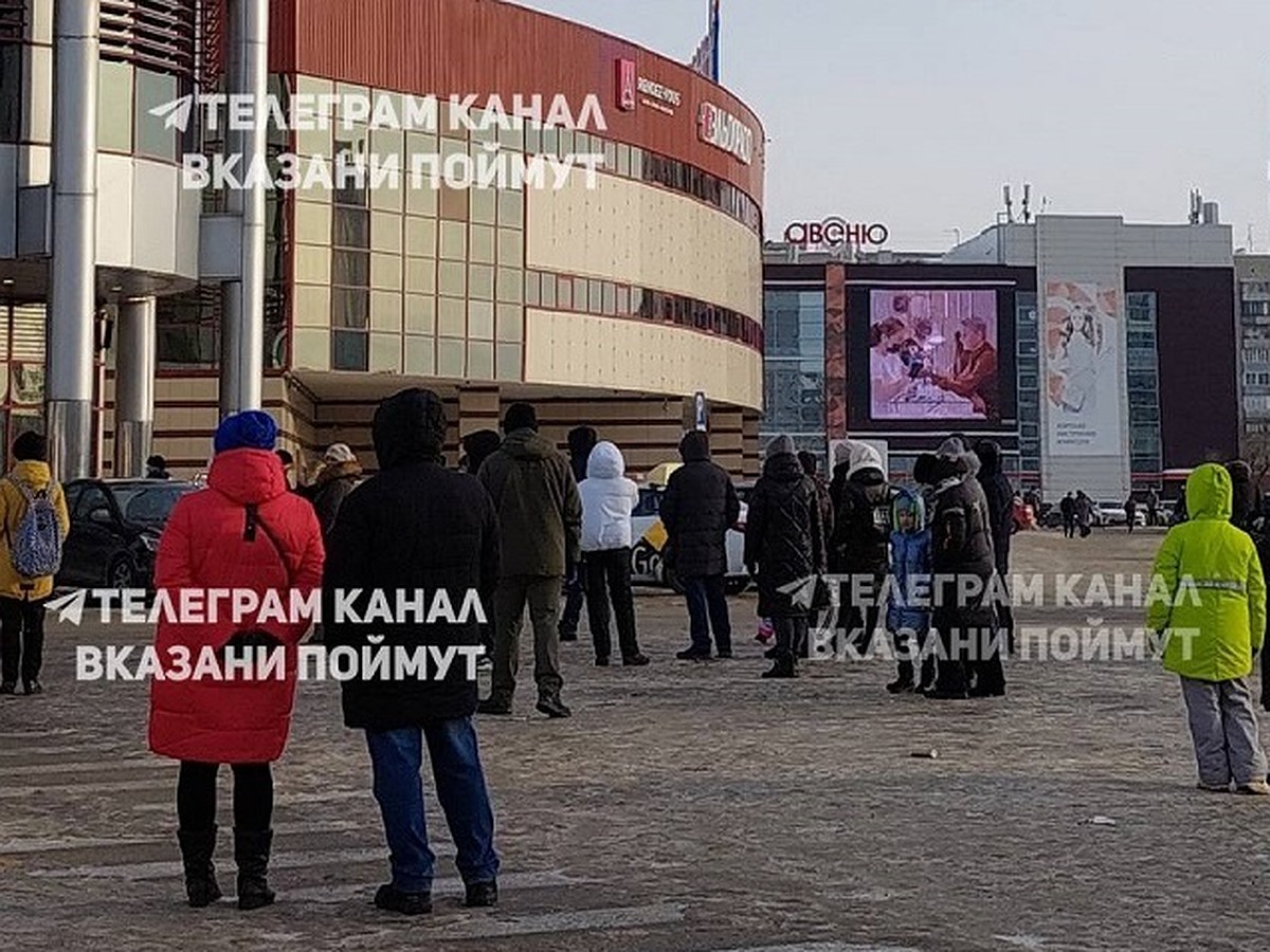 В Казани эвакуировали посетителей трех торговых центров - KP.RU