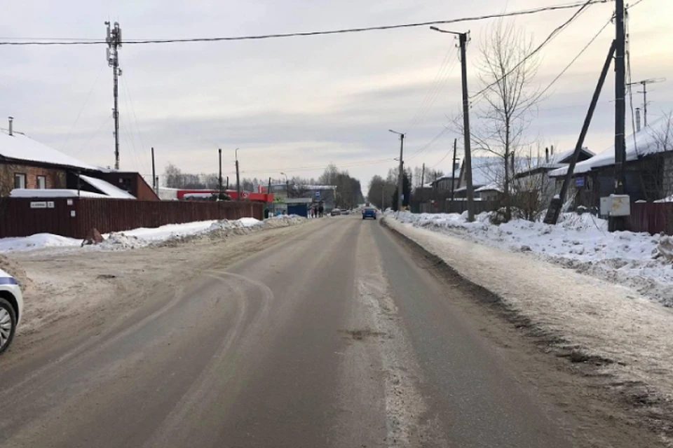 Тело пешехода обнаружили на проезжей части улицы 4-й пятилетки. Фото: ГИБДД Кировской области