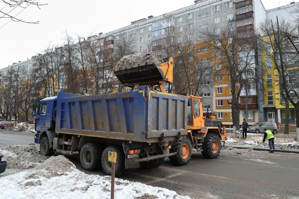 Более 55 тысяч самосвалов снега вывезли из Нижнего Новгорода с начала зимы.