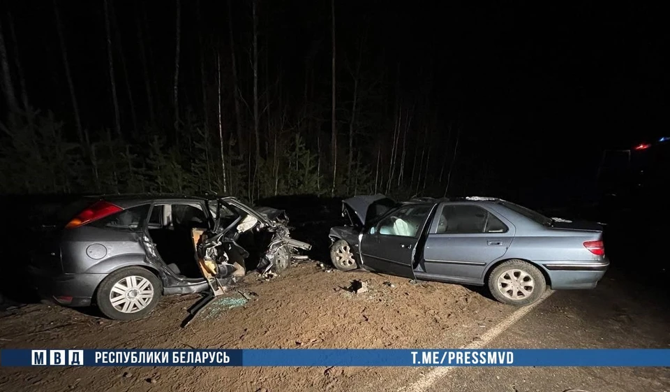 Два человека погибли под Бобруйском, когда 23-летний водитель выехал на встречку и врезался в авто. Фото: телеграм-канал МВД Беларуси