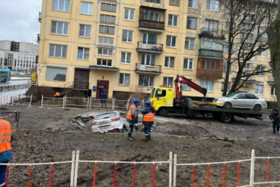 Мужчина пострадал при прорыве трубы в Московском районе Петербурга / Фото: СК СПб