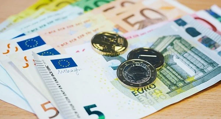 Скачки евро в Молдове: То стремительно падает, то резко растет