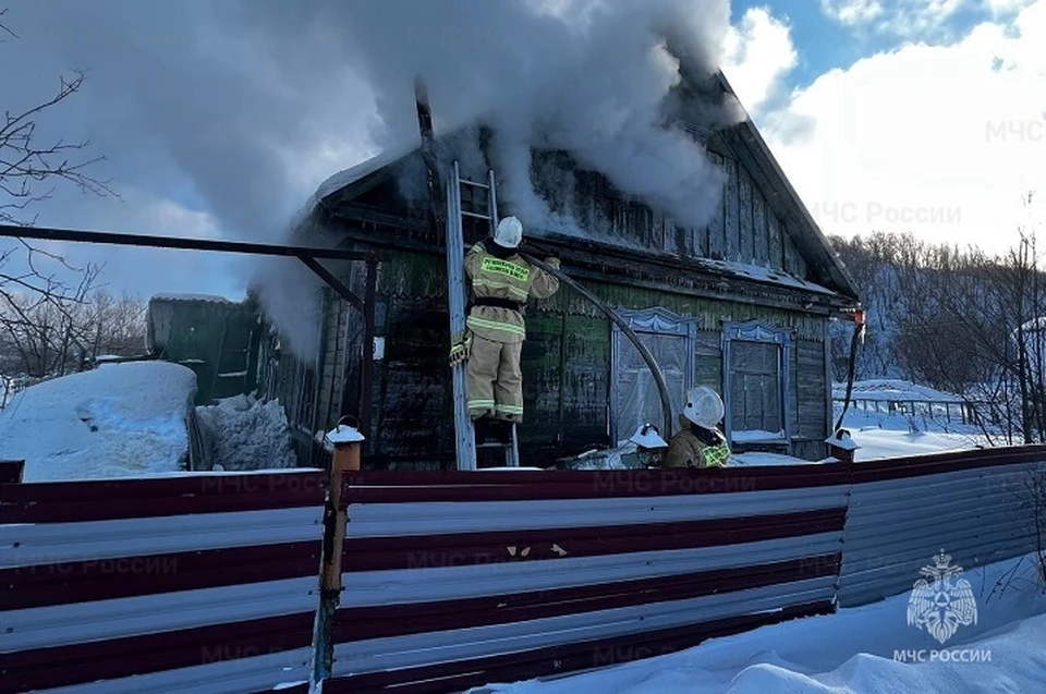 Пожар случился в частном доме на Сахалине