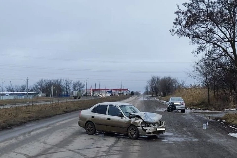 Столкнулись Hyundai Accent и Nissan Teana. Фото: отдел пропаганды УГИБДД России по РО